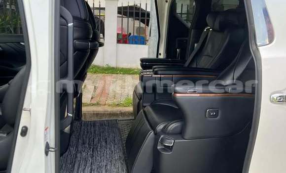 Buy Used Toyota Alphard White Car in Phnom Penh in Phnom Penh Buy Used Toyota Alphard White Car in Phnom Penh in Phnom Penh