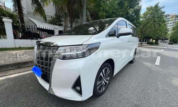 Buy Used Toyota Alphard White Car in Phnom Penh in Phnom Penh Buy Used Toyota Alphard White Car in Phnom Penh in Phnom Penh