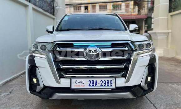 Buy Used Toyota Land Cruiser White Car in Phnom Penh in Phnom Penh Buy Used Toyota Land Cruiser White Car in Phnom Penh in Phnom Penh