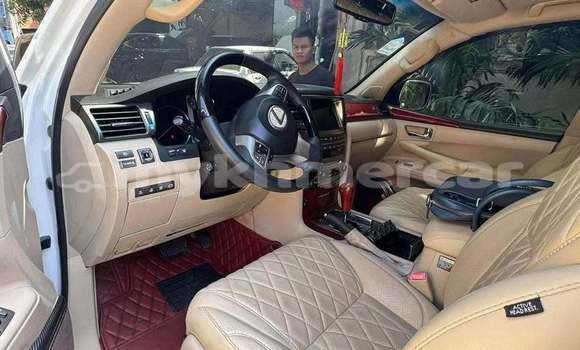 ទិញ បានប្រើ Lexus LX 570 White ឡាន} ក្នុង Phnom Penh ក្នុង Phnom Penh ទិញ បានប្រើ Lexus LX 570 White ឡាន} ក្នុង Phnom Penh ក្នុង Phnom Penh