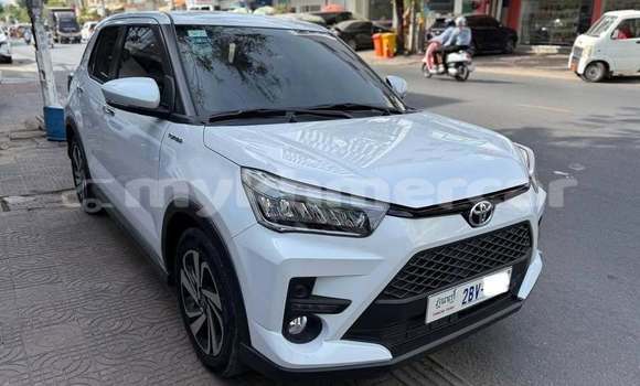 Acheter Occasion Voiture Toyota Ractis Blanc à Phnom Penh, Phnom Penh