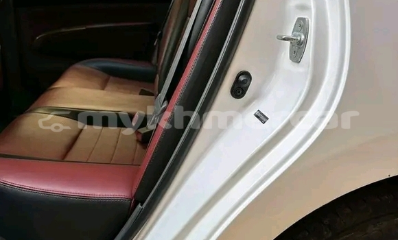 Buy Used Toyota Prius White Car in Chbar Mon in Kampong Speu Province Buy Used Toyota Prius White Car in Chbar Mon in Kampong Speu Province