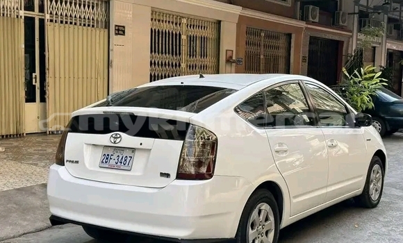 Buy Used Toyota Prius White Car in Chbar Mon in Kampong Speu Province Buy Used Toyota Prius White Car in Chbar Mon in Kampong Speu Province