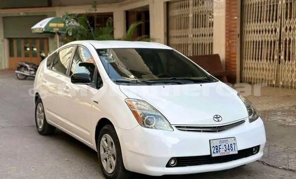 Buy Used Toyota Prius White Car in Chbar Mon in Kampong Speu Province Buy Used Toyota Prius White Car in Chbar Mon in Kampong Speu Province