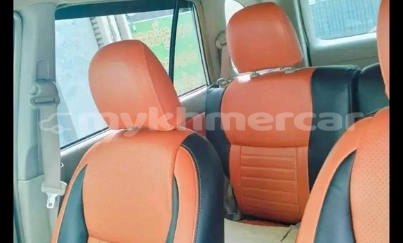 Buy Used Toyota RAV4 White Car in Cheom Ksan in Preah Vihear Province