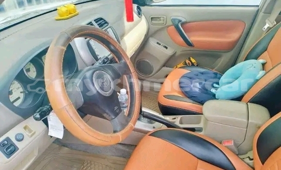 Buy Used Toyota RAV4 White Car in Cheom Ksan in Preah Vihear Province Buy Used Toyota RAV4 White Car in Cheom Ksan in Preah Vihear Province