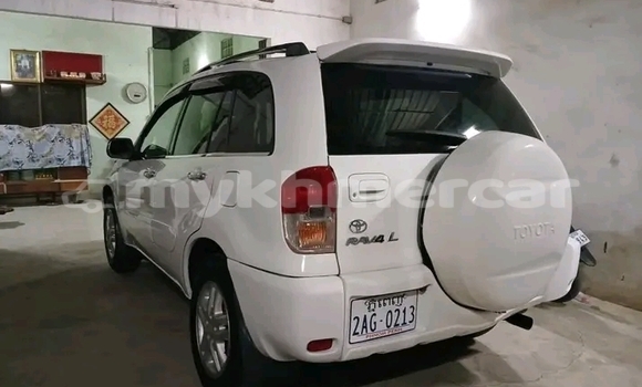 Buy Used Toyota RAV4 White Car in Cheom Ksan in Preah Vihear Province Buy Used Toyota RAV4 White Car in Cheom Ksan in Preah Vihear Province