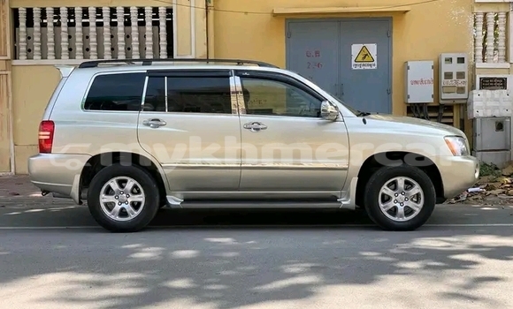 Buy Used Toyota Highlander Other Car in Chbar Mon in Kampong Speu Province Buy Used Toyota Highlander Other Car in Chbar Mon in Kampong Speu Province