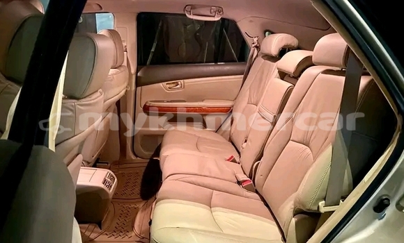 Buy Used Lexus RX 330 White Car in Kep in Kep Province Buy Used Lexus RX 330 White Car in Kep in Kep Province