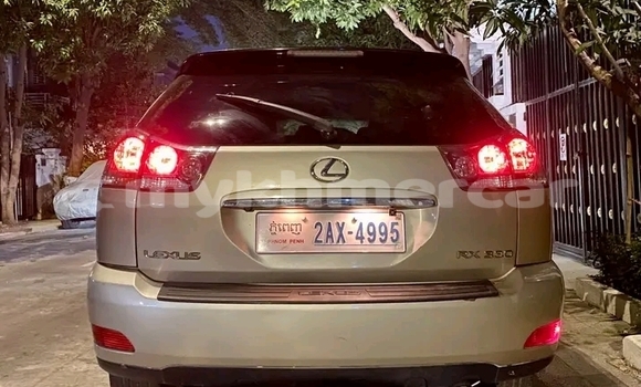 Buy Used Lexus RX 330 White Car in Kep in Kep Province Buy Used Lexus RX 330 White Car in Kep in Kep Province