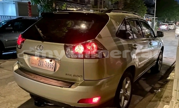 Buy Used Lexus RX 330 White Car in Kep in Kep Province Buy Used Lexus RX 330 White Car in Kep in Kep Province