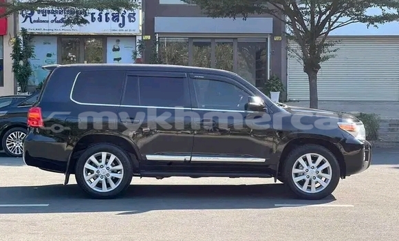Buy Used Toyota Land Cruiser Black Car in Chbar Mon in Kampong Speu Province Buy Used Toyota Land Cruiser Black Car in Chbar Mon in Kampong Speu Province