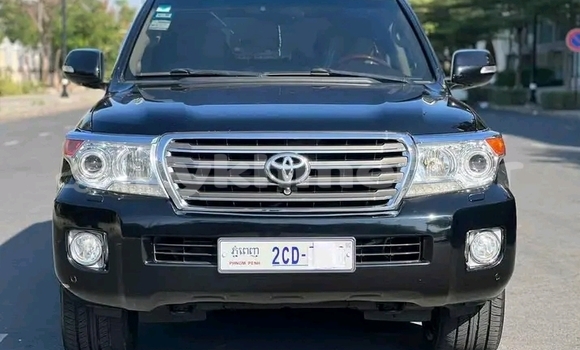 Buy Used Toyota Land Cruiser Black Car in Chbar Mon in Kampong Speu Province Buy Used Toyota Land Cruiser Black Car in Chbar Mon in Kampong Speu Province