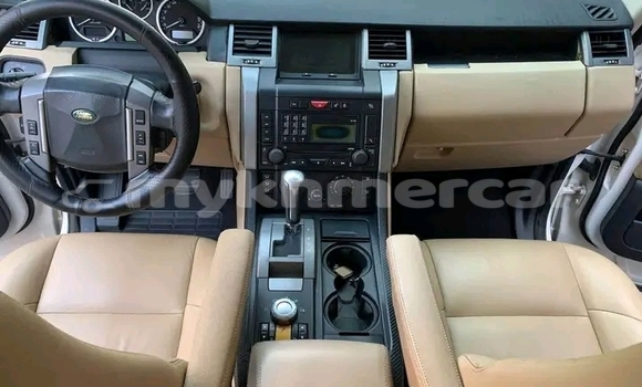 Buy Used Range Rover Evoque White Car in Chbar Mon in Kampong Speu Province Buy Used Range Rover Evoque White Car in Chbar Mon in Kampong Speu Province