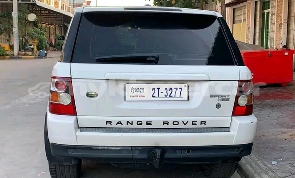 Buy Used Range Rover Evoque White Car in Chbar Mon in Kampong Speu Province Buy Used Range Rover Evoque White Car in Chbar Mon in Kampong Speu Province