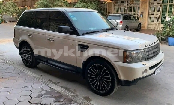 Buy Used Range Rover Evoque White Car in Chbar Mon in Kampong Speu Province Buy Used Range Rover Evoque White Car in Chbar Mon in Kampong Speu Province