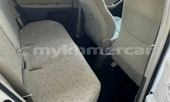 Buy Used Toyota Vitz White Car in Chbar Mon in Kampong Speu Province Buy Used Toyota Vitz White Car in Chbar Mon in Kampong Speu Province