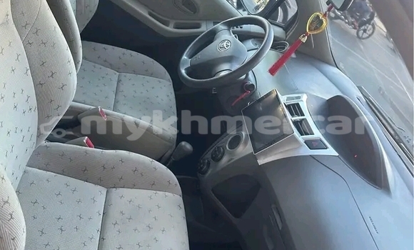 Buy Used Toyota Vitz White Car in Chbar Mon in Kampong Speu Province Buy Used Toyota Vitz White Car in Chbar Mon in Kampong Speu Province