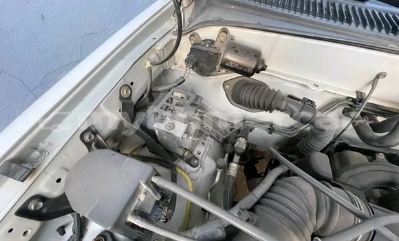 Buy Used Toyota Tacoma White Car in Chbar Mon in Kampong Speu Province Buy Used Toyota Tacoma White Car in Chbar Mon in Kampong Speu Province