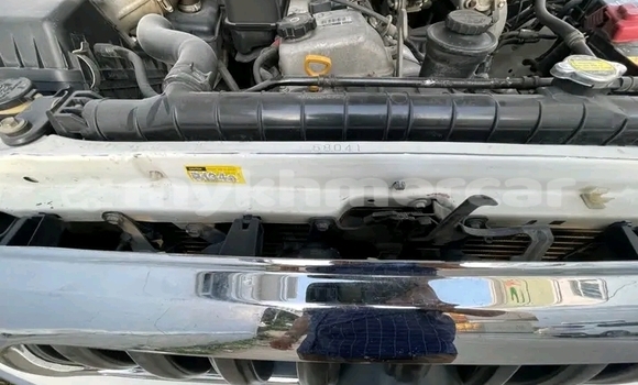 Buy Used Toyota Tacoma White Car in Chbar Mon in Kampong Speu Province Buy Used Toyota Tacoma White Car in Chbar Mon in Kampong Speu Province