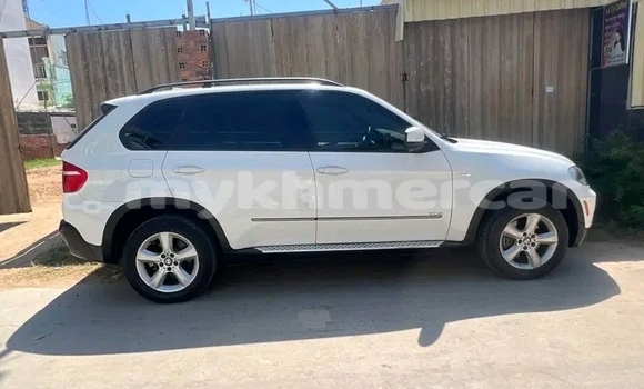 Buy Used BMW X5 White Car in Chbar Mon in Kampong Speu Province Buy Used BMW X5 White Car in Chbar Mon in Kampong Speu Province