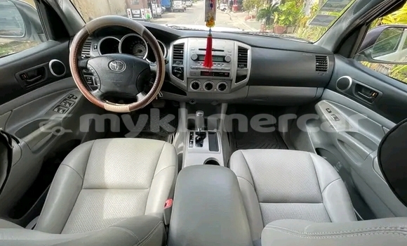 Buy Used Toyota Tacoma White Car in Chbar Mon in Kampong Speu Province Buy Used Toyota Tacoma White Car in Chbar Mon in Kampong Speu Province