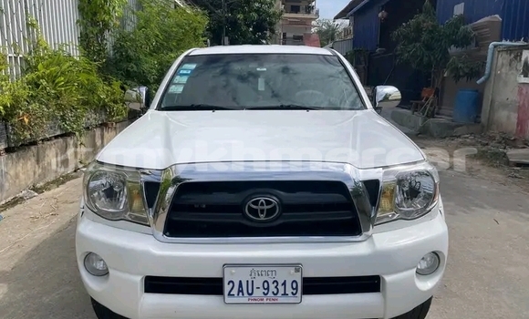 Buy Used Toyota Tacoma White Car in Chbar Mon in Kampong Speu Province Buy Used Toyota Tacoma White Car in Chbar Mon in Kampong Speu Province