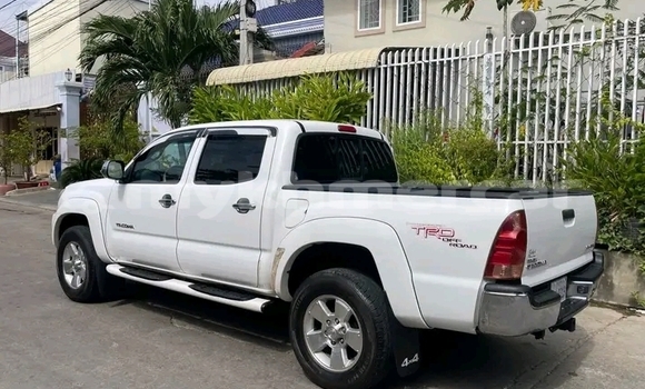 Buy Used Toyota Tacoma White Car in Chbar Mon in Kampong Speu Province Buy Used Toyota Tacoma White Car in Chbar Mon in Kampong Speu Province