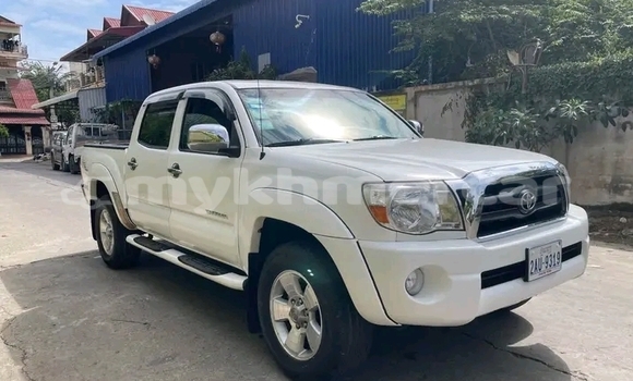 Buy Used Toyota Tacoma White Car in Chbar Mon in Kampong Speu Province Buy Used Toyota Tacoma White Car in Chbar Mon in Kampong Speu Province