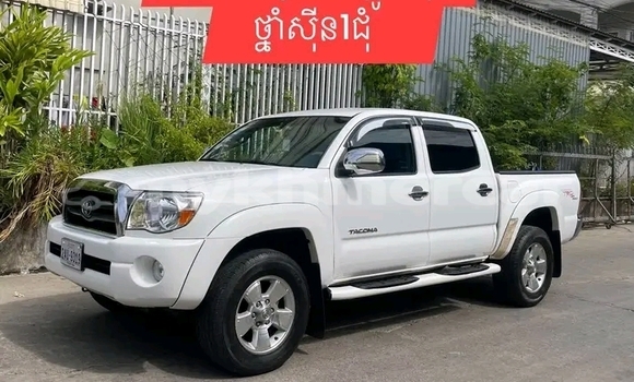 Buy Used Toyota Tacoma White Car in Chbar Mon in Kampong Speu Province Buy Used Toyota Tacoma White Car in Chbar Mon in Kampong Speu Province