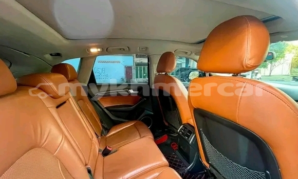 Buy Used Audi Q5 Black Car in Dăm Thnăm in Kampot Province
