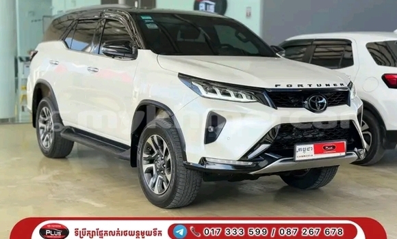 Buy Used Toyota Fortuner White Car in Chbar Mon in Kampong Speu Province Buy Used Toyota Fortuner White Car in Chbar Mon in Kampong Speu Province