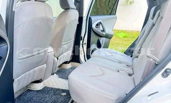 Buy Used Toyota RAV4 White Car in Khemarak Phoumin in Koh Kong Province Buy Used Toyota RAV4 White Car in Khemarak Phoumin in Koh Kong Province