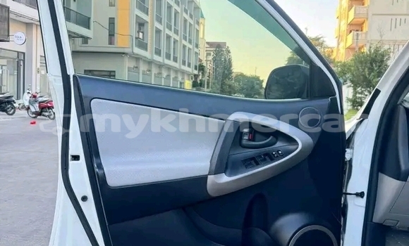 Buy Used Toyota RAV4 White Car in Khemarak Phoumin in Koh Kong Province Buy Used Toyota RAV4 White Car in Khemarak Phoumin in Koh Kong Province