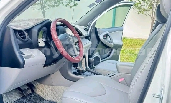 Buy Used Toyota RAV4 White Car in Khemarak Phoumin in Koh Kong Province Buy Used Toyota RAV4 White Car in Khemarak Phoumin in Koh Kong Province