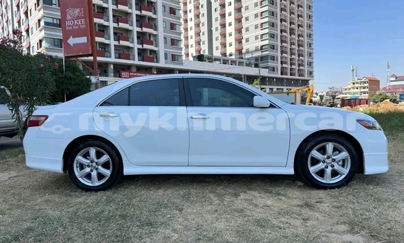 Buy Used Toyota Camry White Car in Chbar Mon in Kampong Speu Province Buy Used Toyota Camry White Car in Chbar Mon in Kampong Speu Province