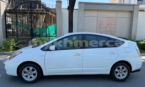 Buy Used Toyota Prius White Car in Cheom Ksan in Preah Vihear Province Buy Used Toyota Prius White Car in Cheom Ksan in Preah Vihear Province
