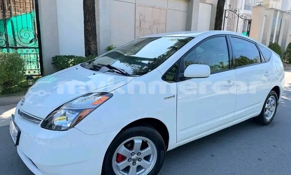 Buy Used Toyota Prius White Car in Cheom Ksan in Preah Vihear Province Buy Used Toyota Prius White Car in Cheom Ksan in Preah Vihear Province