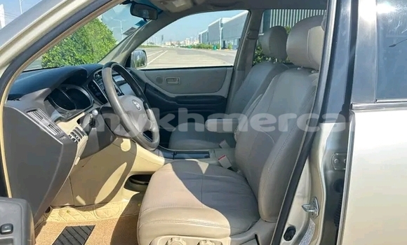 Buy Used Toyota Highlander Other Car in Chbar Mon in Kampong Speu Province Buy Used Toyota Highlander Other Car in Chbar Mon in Kampong Speu Province