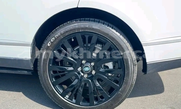 Buy Used Range Rover Evoque White Car in Cheom Ksan in Preah Vihear Province Buy Used Range Rover Evoque White Car in Cheom Ksan in Preah Vihear Province