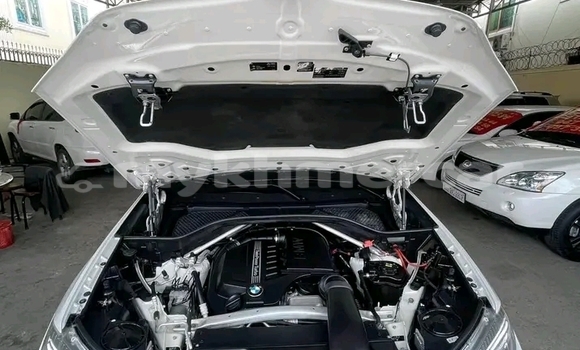 Buy Used BMW X6 White Car in Chbar Mon in Kampong Speu Province Buy Used BMW X6 White Car in Chbar Mon in Kampong Speu Province