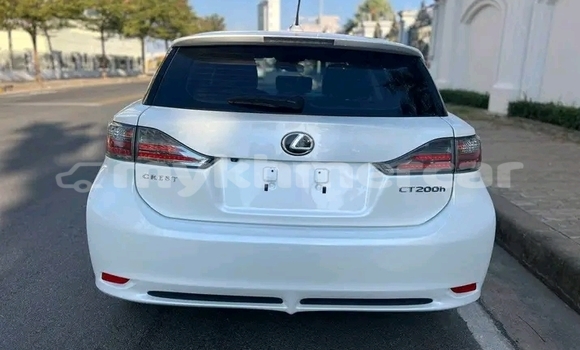 Buy Used Lexus RC White Car in Cheom Ksan in Preah Vihear Province Buy Used Lexus RC White Car in Cheom Ksan in Preah Vihear Province