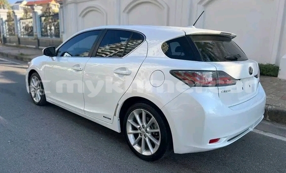 Buy Used Lexus RC White Car in Cheom Ksan in Preah Vihear Province Buy Used Lexus RC White Car in Cheom Ksan in Preah Vihear Province