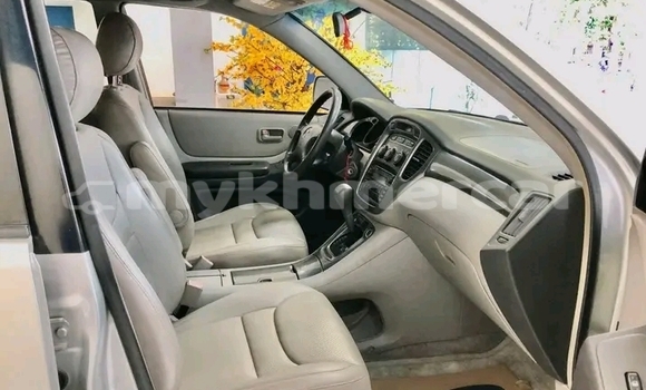 Buy Used Toyota Highlander White Car in Khŭm Sráng in Kampong Speu Province Buy Used Toyota Highlander White Car in Khŭm Sráng in Kampong Speu Province