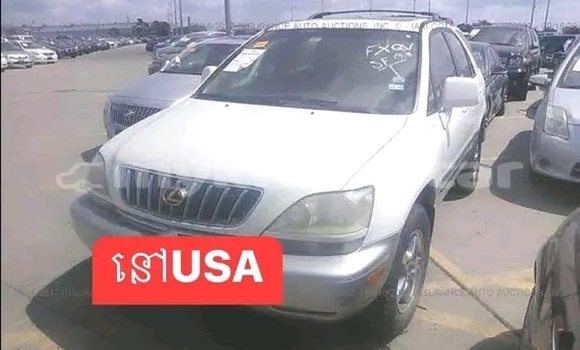 Buy Used Lexus RX 300 White Car in Mongkol Borey in Banteay Meanchey Province Buy Used Lexus RX 300 White Car in Mongkol Borey in Banteay Meanchey Province