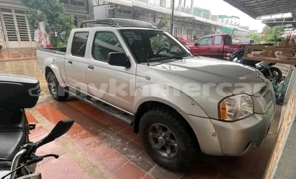 Buy Used Nissan Frontier White Car in Moung Ruessei in Battambang Province Buy Used Nissan Frontier White Car in Moung Ruessei in Battambang Province