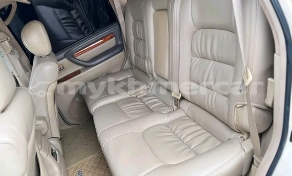 Buy Used Lexus LX 450 White Car in Chbar Mon in Kampong Speu Province Buy Used Lexus LX 450 White Car in Chbar Mon in Kampong Speu Province
