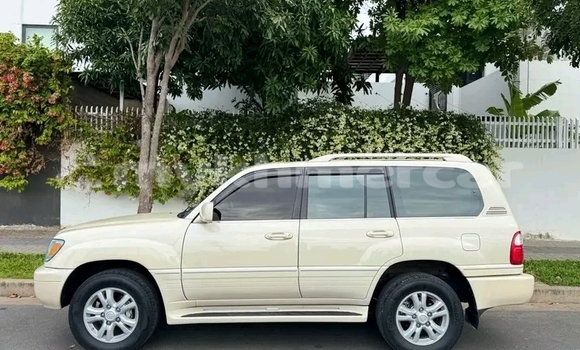 Buy Used Lexus LX 450 White Car in Chbar Mon in Kampong Speu Province Buy Used Lexus LX 450 White Car in Chbar Mon in Kampong Speu Province