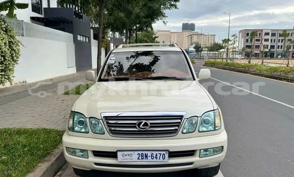 Buy Used Lexus LX 450 White Car in Chbar Mon in Kampong Speu Province Buy Used Lexus LX 450 White Car in Chbar Mon in Kampong Speu Province