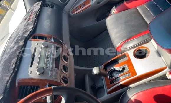 Buy Used Toyota Tacoma White Car in Chbar Mon in Kampong Speu Province Buy Used Toyota Tacoma White Car in Chbar Mon in Kampong Speu Province